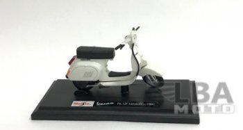 1 299 р. Модель скутера VESPA 125 Automatica 1984 масштаб 118  пм-00016579  с доставкой в г. Пермь. Увеличить фотографию 1