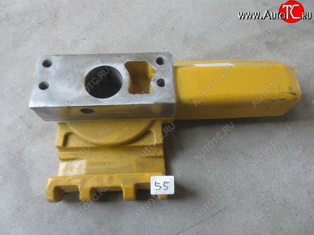 11 719 р. Опора направляющего колеса SD16 (кронштейн, суппорт) правая SHANTUI 16y-40-03400  с доставкой в г. Пермь