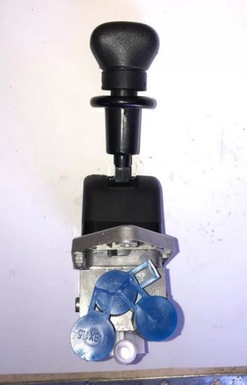 1 689 р. Кран ручного тормоза Howo T5G 811W52315-6156 VALMO000533 SITRAK 811w52315-6156  с доставкой в г. Пермь. Увеличить фотографию 3