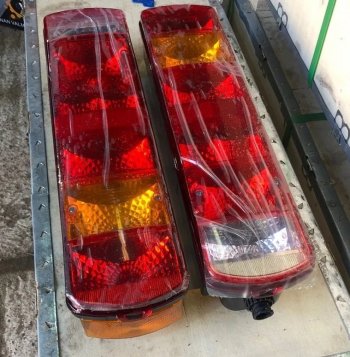 2 959 р. Фонарь задний левый Howo T5GSitrak (4 болта) VALMO000539 SITRAK wg9719810011  с доставкой в г. Пермь. Увеличить фотографию 2