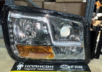 Фара правая SHACMAN X3000 VALMO VALMO dz96189722020