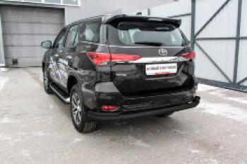 Защита заднего бампера d76+d42 двойная длинная Slitkoff Toyota Fortuner AN160 дорестайлинг (2015-2020) (нержавейка с полимерным покрытием в цвет черный)