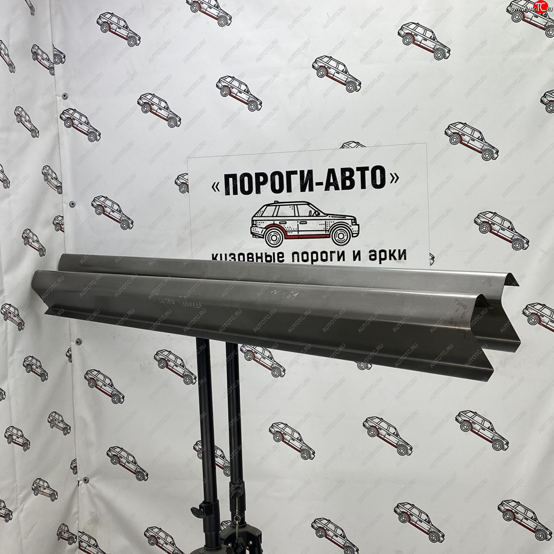 1 989 р. Правый ремонтный порог ПОРОГИ-АВТО Ford Tourneo Connect 2 дорестайлинг (2013-2018) (холоднокатаная сталь 1 мм)  с доставкой в г. Пермь