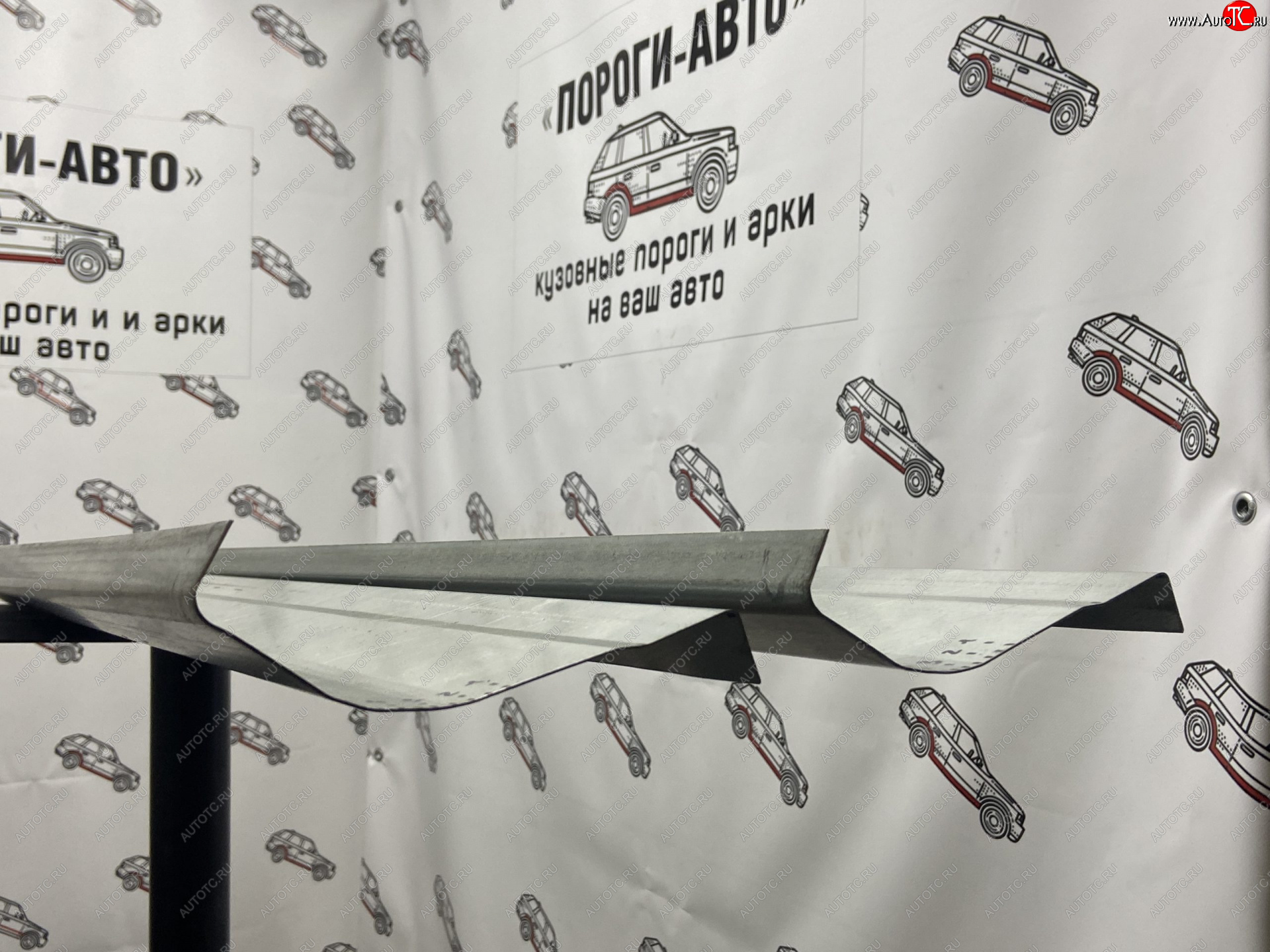 1 989 р. Правый ремонтный кузовной порог Пороги-Авто  Mitsubishi Pajero ( 3 V70,  3 V60) (1999-2006) дорестайлинг, рестайлинг (холоднокатаная сталь 1 мм)  с доставкой в г. Пермь