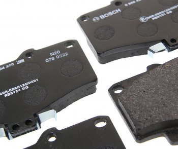 2 399 р. Колодки тормозные передние (4шт.) BOSCH Toyota 4Runner N120,N130 5 дв. дорестайлинг (1989-1992)  с доставкой в г. Пермь. Увеличить фотографию 2