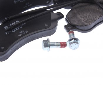 4 549 р. Колодки тормозные передние с датчиком (4шт.) BOSCH Ford Transit цельнометаллический фургон (2006-2014)  с доставкой в г. Пермь. Увеличить фотографию 2