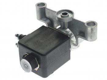 5 099 р. Клапан электромагнитный ЯМЗ блокировки демультипликатора 24V (37 4231 3241) АВТОДИЗЕЛЬ ЯМЗ 37 4231 3241  с доставкой в г. Пермь. Увеличить фотографию 2