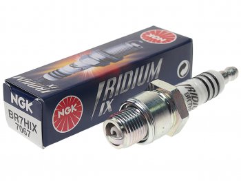 2 359 р. Свеча зажигания IRIDIUM NGK NGK 7067  с доставкой в г. Пермь. Увеличить фотографию 1