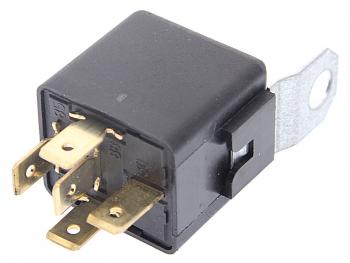 190 р. Реле электромагнитное 12V 5-ти контактное 3020А переключ. с кроншт. с резистором АВАР АВАР 752.3777  с доставкой в г. Пермь. Увеличить фотографию 2