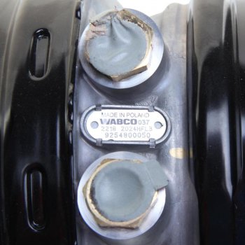 24 549 р. Энергоаккумулятор MERCEDES тип 20/24 (дисковый тормоз) WABCO WABCO 9254800050 WABCO 9254800050  с доставкой в г. Пермь. Увеличить фотографию 3