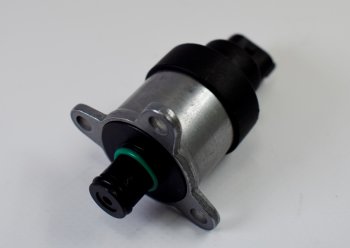 2 299 р. Клапан MAN TGA,TGS дв.D2066 ТНВД дозировочный CARTRONIC CARTRONIC crtr0121641  с доставкой в г. Пермь. Увеличить фотографию 1