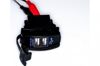 749 р. Розетка автомобильная встраиваемая 12V-24V 2USB 4.2A PRO LEGEND PRO LEGEND pl9372  с доставкой в г. Пермь. Увеличить фотографию 3