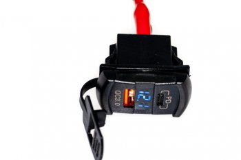 1 259 р. Розетка автомобильная встраиваемая 12V-24V вольтметр QC3.0 PRO LEGEND PRO LEGEND pl9375  с доставкой в г. Пермь. Увеличить фотографию 2