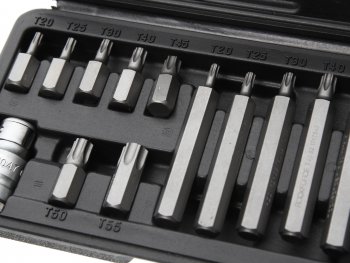 1 029 р. Набор бит 12 TORX T20-T55 3075мм 15 предметов с держателем в кейсе ROCKFORCE ROCKFORCE rf-4156c  с доставкой в г. Пермь. Увеличить фотографию 2