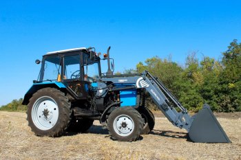 370 999 р. Погрузчик МТЗ-80,82 (ТУРС-1000) навесной (база на поддоне) с джойстиком САЛЬСК САЛЬСКСЕЛЬМАШ турс-1000-0д  с доставкой в г. Пермь. Увеличить фотографию 1