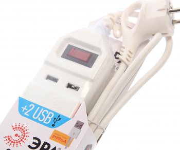 1 039 р. Фильтр сетевой 1.5м 10А 2200Вт 5 гнезд + 2 USB с заземлением белый ЭРА ЭРА usf-5es-1.5m-usb-w  с доставкой в г. Пермь. Увеличить фотографию 2