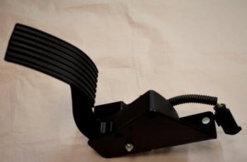 4 699 р. Педаль акселератора КАМАЗ-ЕВРО-4 электронная (дв.CUMMINS) CARTRONIC CARTRONIC crtr0124159  с доставкой в г. Пермь. Увеличить фотографию 3