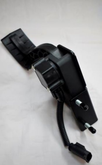 4 699 р. Педаль акселератора КАМАЗ-ЕВРО-4 электронная (дв.CUMMINS) CARTRONIC CARTRONIC crtr0124159  с доставкой в г. Пермь. Увеличить фотографию 4