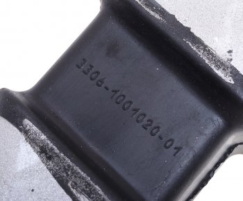 1 249 р. Подушка ГАЗ-3310 дв.ММЗ,ГАЗ-3302 дв.ГАЗ-560,ЗМЗ-40524 двигателя передняя АККОМ АККОМ 3306-00-1001020-01  с доставкой в г. Пермь. Увеличить фотографию 3