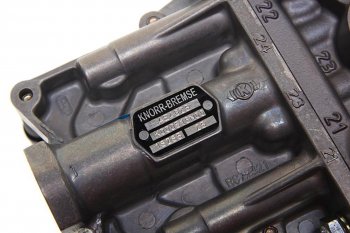 26 999 р. Клапан RENAULT Premium 4-х контурный защитный KNORR-BREMSE KNORR-BREMSE ae4625  с доставкой в г. Пермь. Увеличить фотографию 3