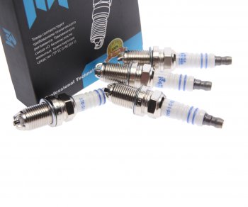 759 р. Свеча зажигания VW Bora,Golf 4,5,6,Passat B3,B5,B6 (1.41.61.8) AUDI A3 SEAT SKODA (4шт.) MEGAPOWER MEGAPOWER 370-31-121  с доставкой в г. Пермь. Увеличить фотографию 4