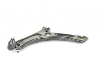 3 899 р. Рычаг подвески VW Golf (07-09) AUDI A3 (04-13) SKODA Octavia (04-) передней нижний левый BSG BSG bsg90315072  с доставкой в г. Пермь. Увеличить фотографию 1