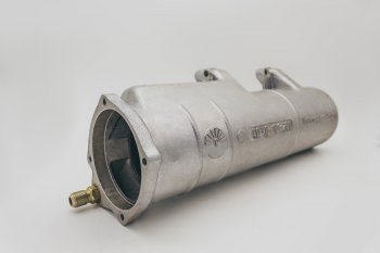 10 349 р. ТЕПЛООБМЕННИК Корпус теплообменника 40.90-1013200 и 343-1013200-30ТП для двигателя КамАЗ 40.90-1013215 КамАЗ 53213 (1979-2001)  с доставкой в г. Пермь. Увеличить фотографию 2