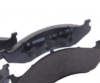 4 499 р. Колодки тормозные передние (4шт.) BOSCH Jeep Grand Cherokee WK2 дорестайлинг (2010-2013)  с доставкой в г. Пермь. Увеличить фотографию 2