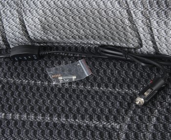 2 879 р. Накидка на сиденье с подогревом 12V с терморегулятором темно-серая SKYWAY SKYWAY s02201017  с доставкой в г. Пермь. Увеличить фотографию 3
