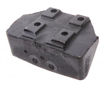 2 159 р. Опора двигателя МАЗ правая (4 отверстия) (АШ) АВТОШТАМП ПКФ 6422-1001042  с доставкой в г. Пермь. Увеличить фотографию 2