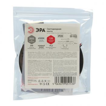 1 289 р. Лента светодиодная гибкая 19.2W 5м IP20 12V холодный белый ЭРА ЭРА ls2835 -19,2-240-12-6500k-ip20  с доставкой в г. Пермь. Увеличить фотографию 2