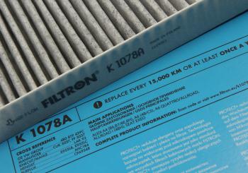 1 059 р. Фильтр воздушный салона AUDI A4 (01-07),A6 (99-05) угольный FILTRON FILTRON k1078a  с доставкой в г. Пермь. Увеличить фотографию 2