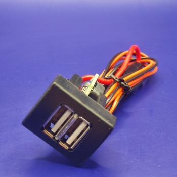 969 р. USB зарядное устройство Granta Kalina2 Datsun Priora подходит для Apple,Samsung АПЭЛ 2039546130092  с доставкой в г. Пермь. Увеличить фотографию 2