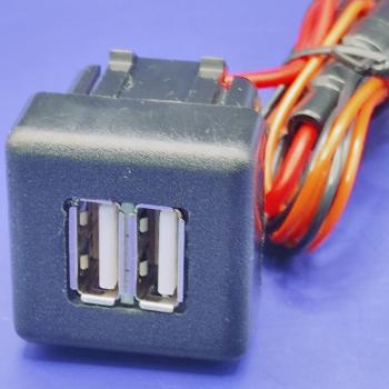 969 р. USB автомобильное зарядное устройство Lada 2110, 2111, 2112 АПЭЛ 2039548905926  с доставкой в г. Пермь. Увеличить фотографию 6