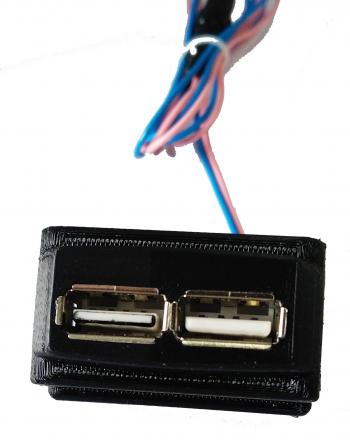 1 269 р. Зарядное устройство USB 2.0 2х2 Largus FLX-ray DusterSandero 5V 3А в консоль ШТАТ 4631160765292  с доставкой в г. Пермь. Увеличить фотографию 2