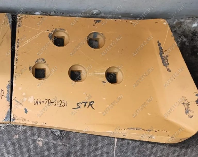 3 889 р. Нож боковой правый (5 отверстий) SD16 SHANTUI 16y-81-00003144-70-11261  с доставкой в г. Пермь