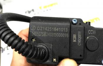 3 529 р. Кран отопителя электрический SHACMAN X3000 ОРИГИНАЛ SHACMAN dz14251841013  с доставкой в г. Пермь. Увеличить фотографию 4