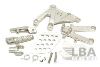 Подножки передние с кронштейнами для мотоцикла Honda CBR600RR 03-06  лб-00000238