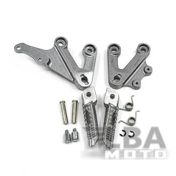 Подножки передние с кронштейнами для мотоцикла Suzuki GSX-R1000 03-04  пм-00007896