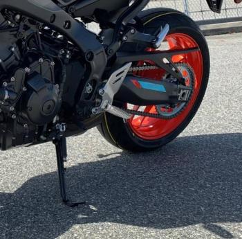 1 509 р. Подножки передние для мотоцикла Yamaha MT09 SP 21-24, YZF-R7, XSR900 22-24  пм-00030884  с доставкой в г. Пермь. Увеличить фотографию 4