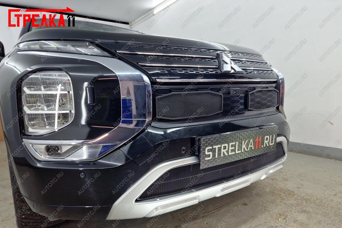 3 199 р. Защита радиатора (2 части верх) Стрелка11 Стандарт Mitsubishi Outlander GN (2021-2025) (черная)  с доставкой в г. Пермь