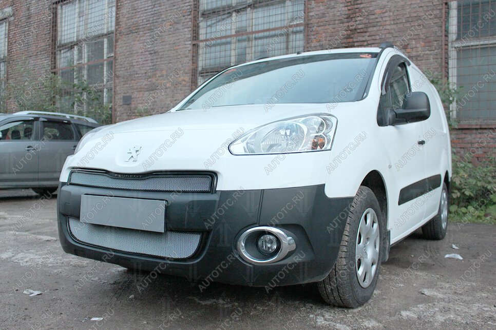 5 999 р. Защита радиатора (2 части) Стрелка11 Стандарт  Peugeot Partner  B9 (2012-2015) 1-ый рестайлинг (хром)  с доставкой в г. Пермь