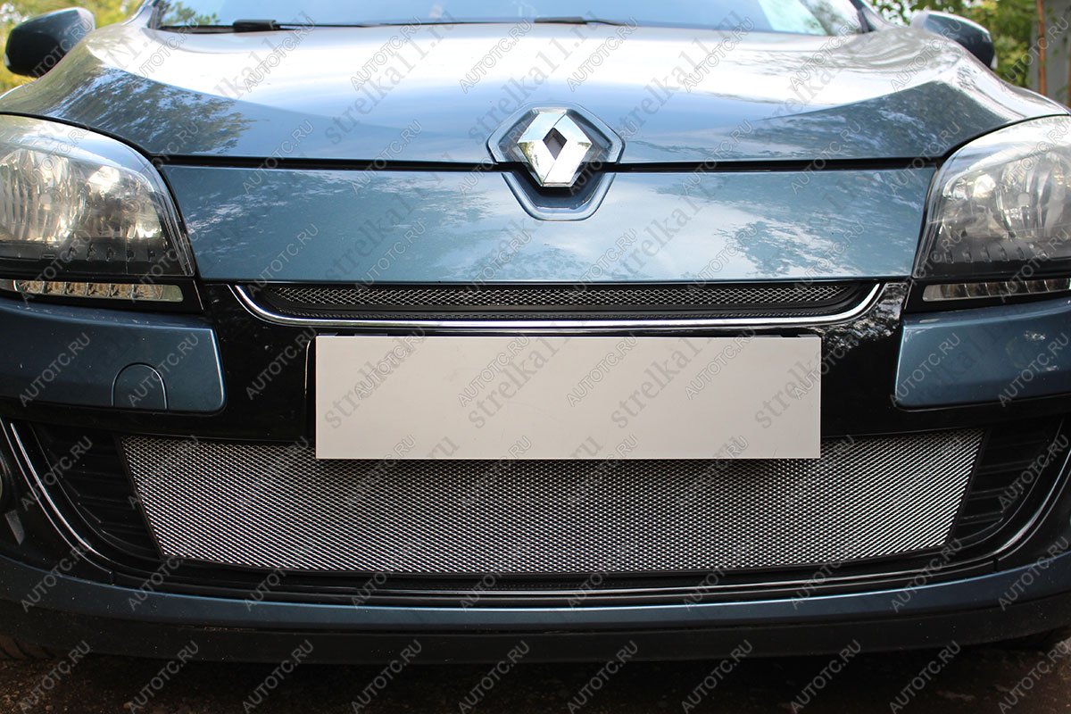 2 199 р. Защита радиатора (верх) Стандарт Renault Megane купе 3 дв. 1-ый рестайлинг (2012-2014) (черная)  с доставкой в г. Пермь