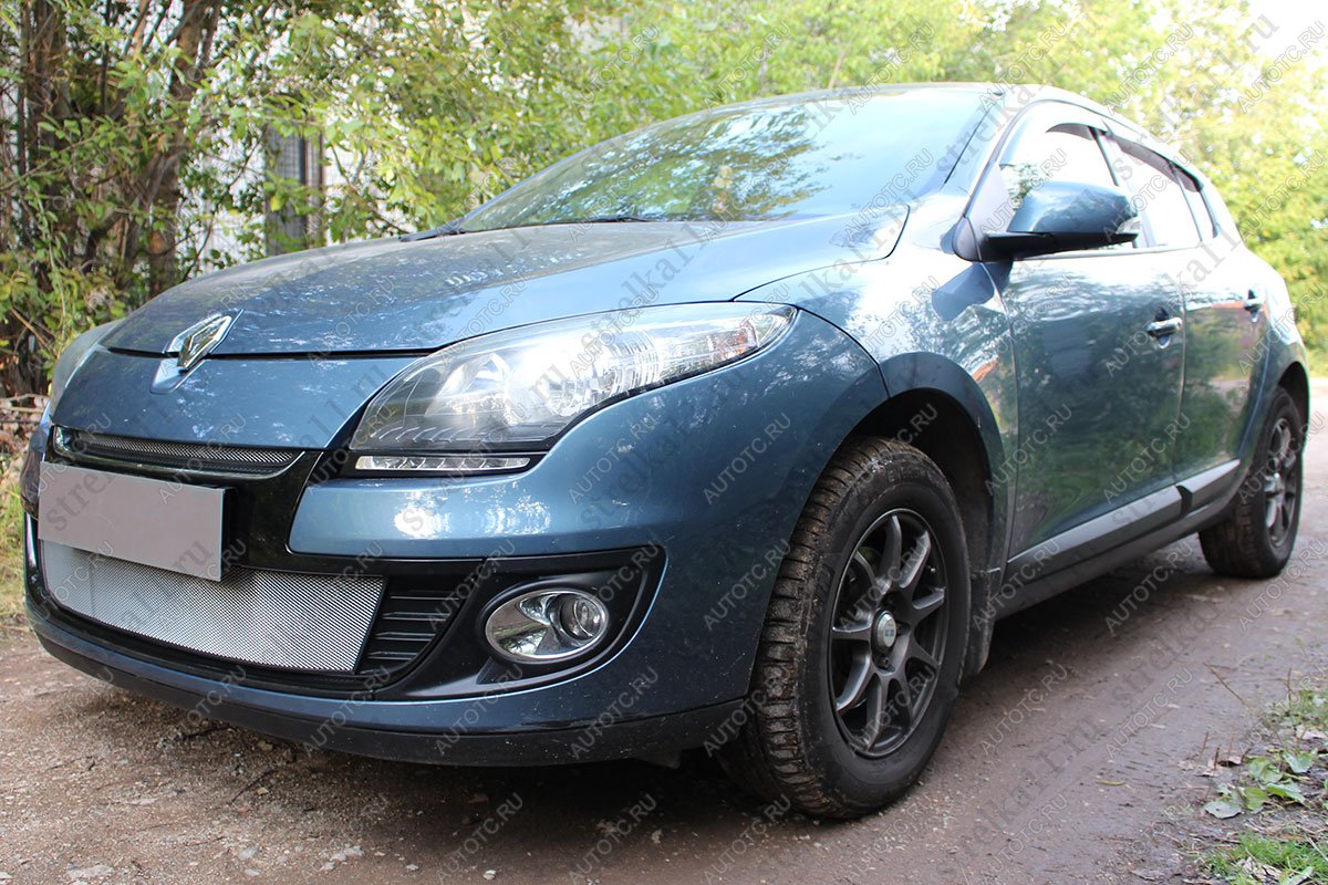 3 079 р. Защита радиатора (низ) Стандарт  Renault Megane  купе 3 дв. (2012-2014) 1-ый рестайлинг (хром)  с доставкой в г. Пермь