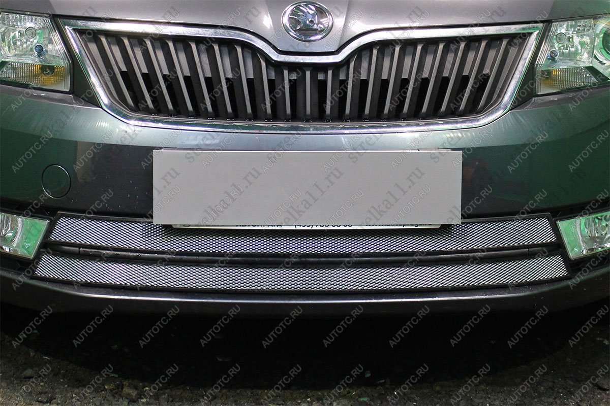 5 649 р. Защита радиатора (2 части) Стрелка11 Стандарт  Skoda Rapid ( NH3,  NH1) (2012-2017) дорестайлинг лифтбэк, хэтчбэк дорестайлинг (хром)  с доставкой в г. Пермь