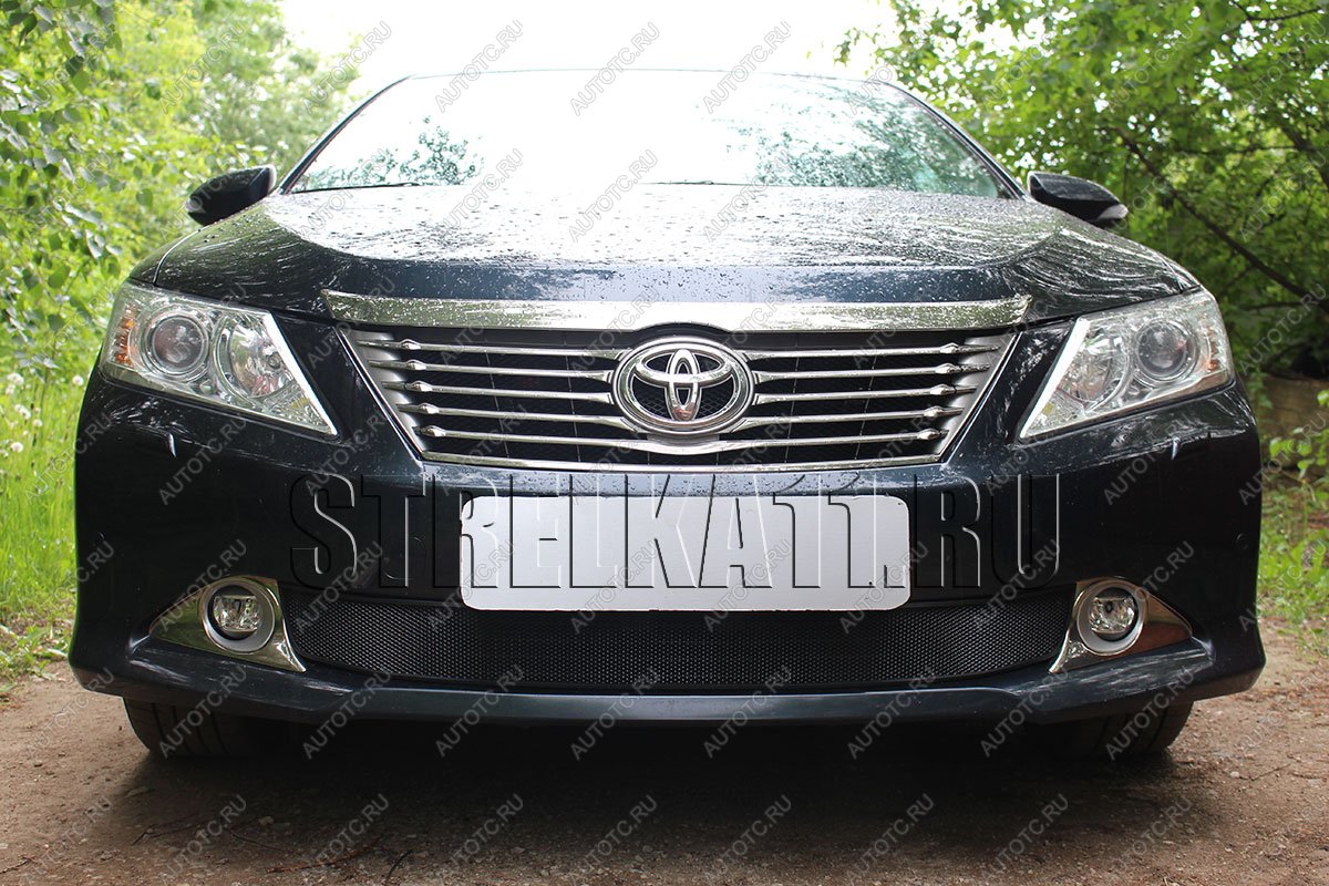 2 899 р. Защита радиатора Стрелка11 Стандарт  Toyota Camry  XV50 (2011-2014) дорестайлинг (черная)  с доставкой в г. Пермь