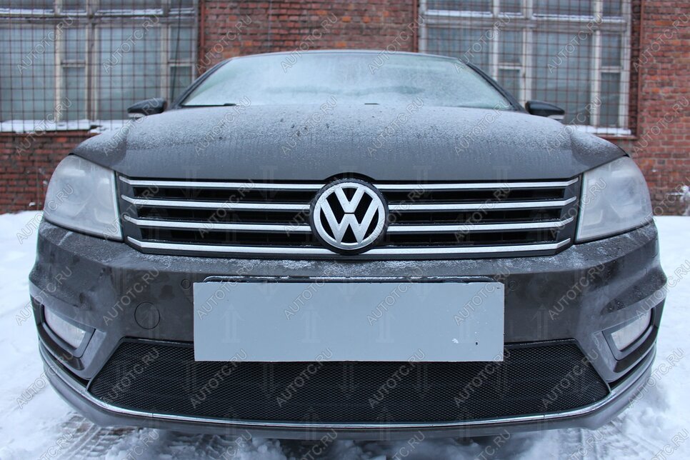 2 999 р. Защита радиатора (Style) Стрелка11 Стандарт Volkswagen Passat B7 седан (2010-2015) (черная)  с доставкой в г. Пермь