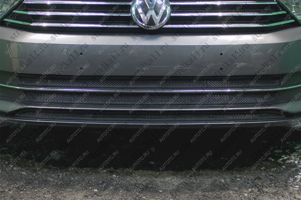 4 649 р. Защита радиатора (3 части) (1.4 TSI) Стрелка11 Стандарт Volkswagen Passat B8 седан дорестайлинг (2015-2019) (черная)  с доставкой в г. Пермь