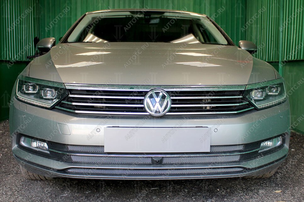 4 989 р. Защита радиатора (3 части с фронтальной камерой) (1.4 TSI) Стрелка11 Стандарт  Volkswagen Passat  B8 (2015-2019) седан дорестайлинг, универсал дорестайлинг (хром)  с доставкой в г. Пермь