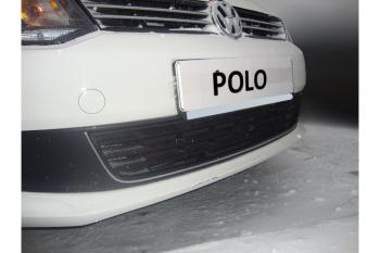 2 899 р. Защита радиатора Стрелка11 Стандарт Volkswagen Polo 5 седан дорестайлинг (2009-2015) (черная)  с доставкой в г. Пермь. Увеличить фотографию 2